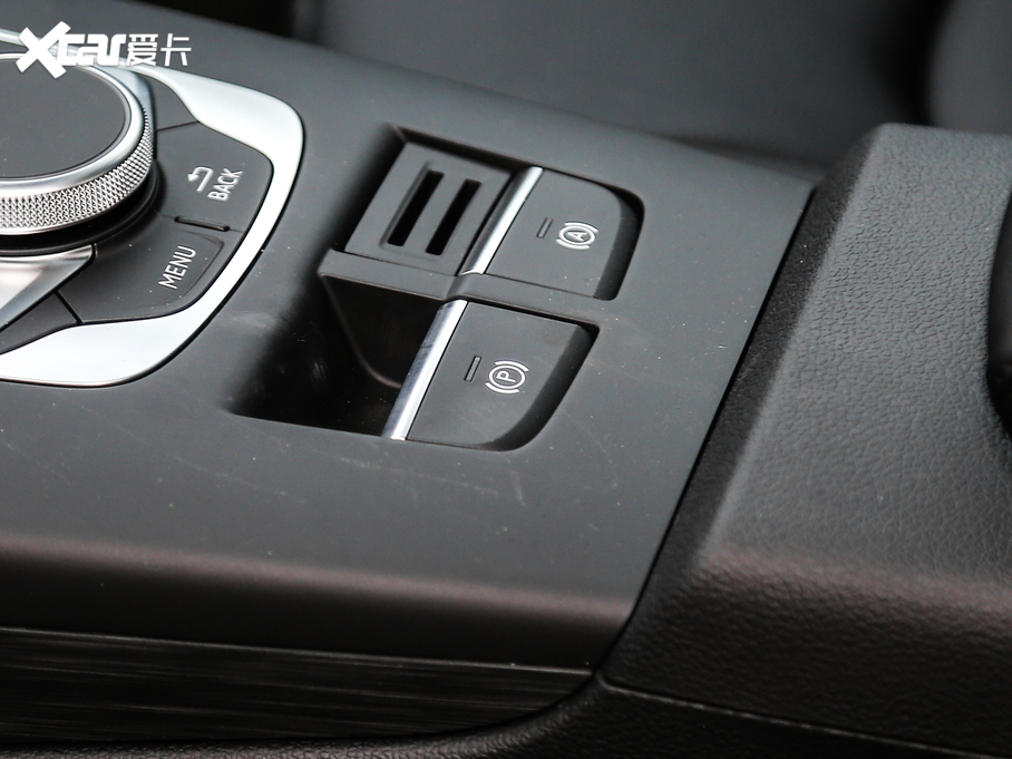 2020WA3 Limousine Limousine 40 TFSIL VI