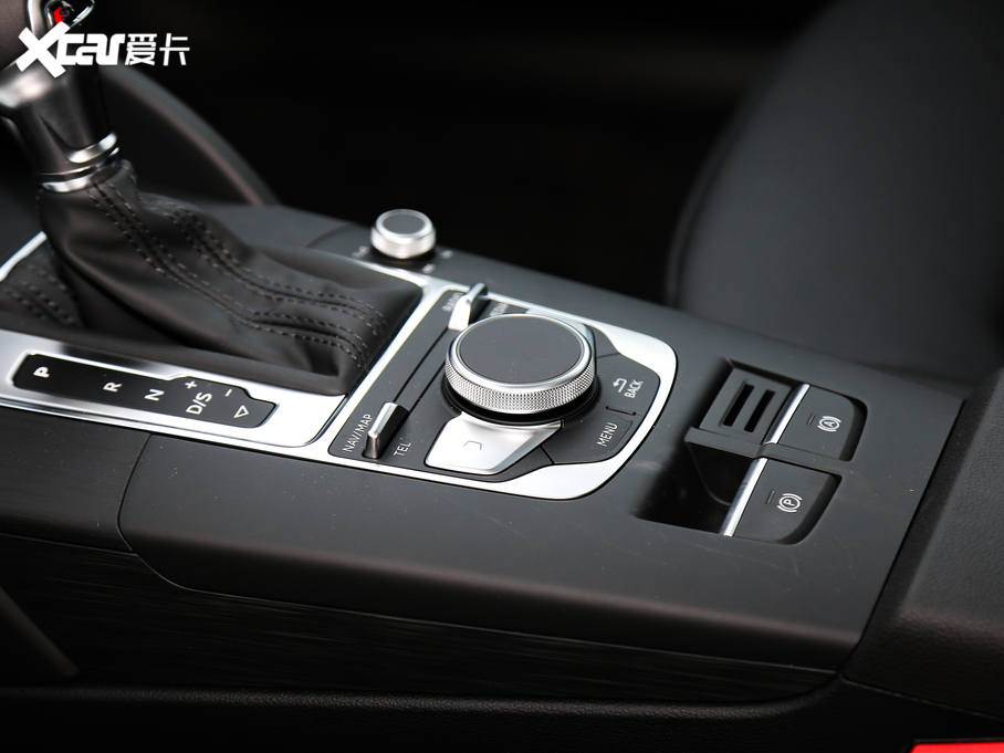 2020WA3 Limousine Limousine 40 TFSIL VI