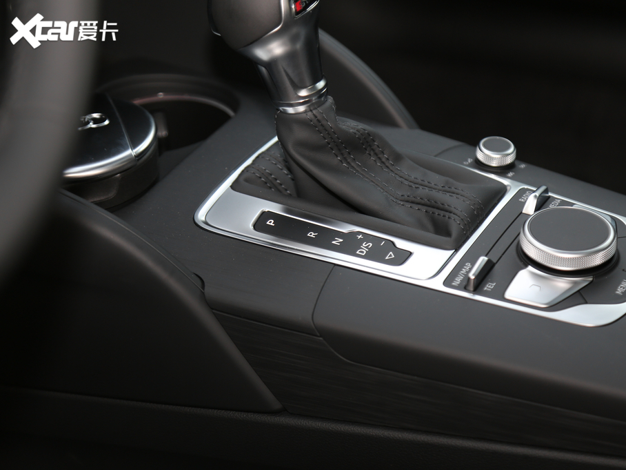 2020WA3 Limousine Limousine 40 TFSIL VI