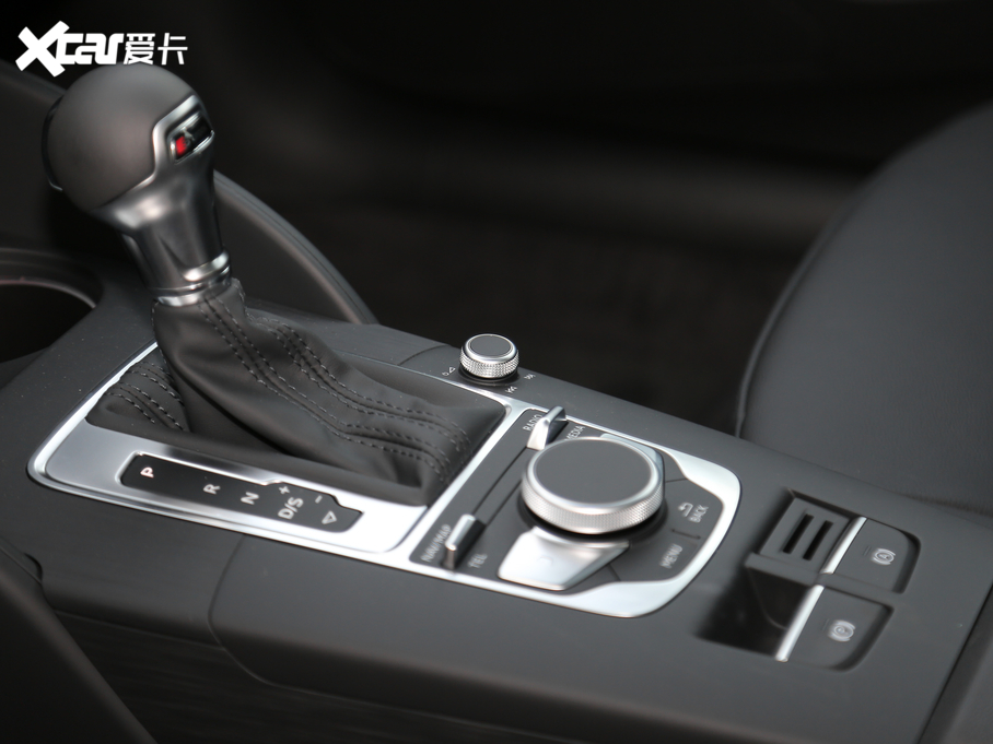 2020?yun)WA3 Limousine Limousine 40 TFSIL(fng) (gu)VI