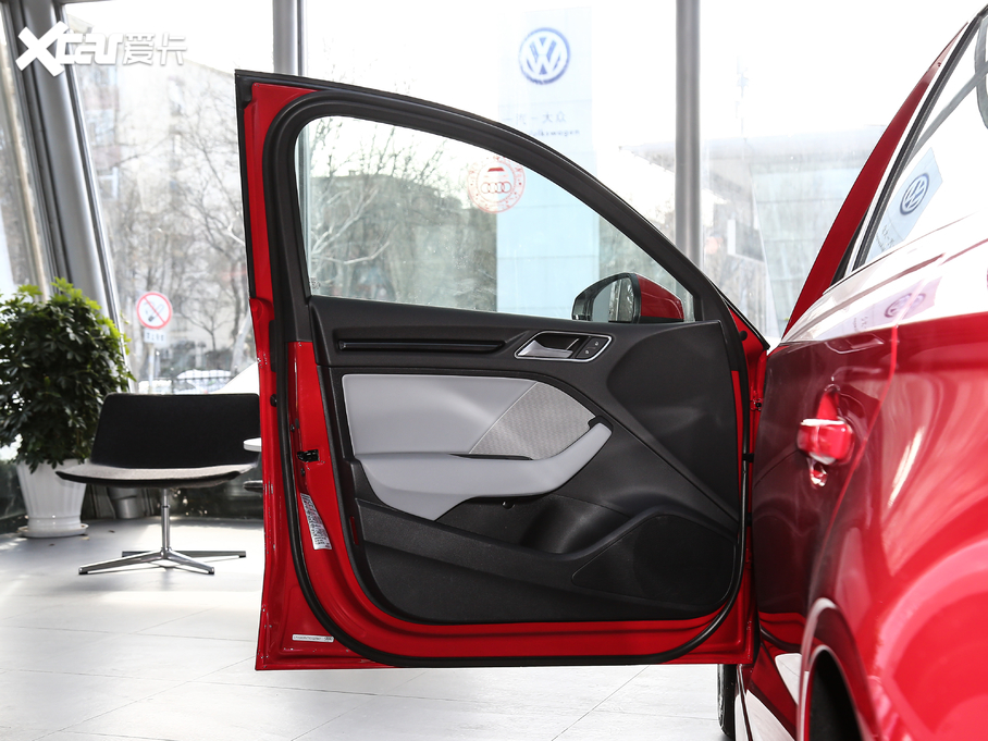 2020WA3 Limousine Limousine 35 TFSI r V