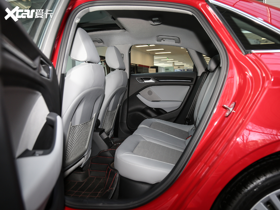 2020WA3 Limousine Limousine 35 TFSI r V