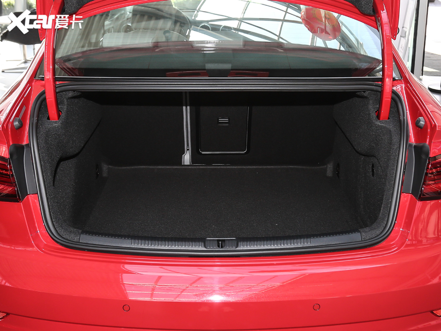 2020WA3 Limousine Limousine 35 TFSI r V