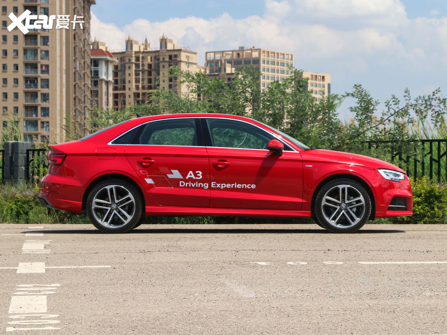 2020WA3 Limousine Limousine 35 TFSI \ V