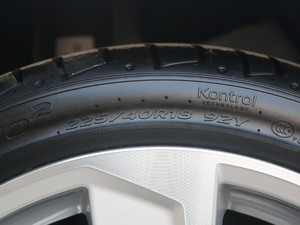 2020Limousine 40 TFSIL VI ݆̥ߴ