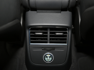 2020Limousine 40 TFSIL VI п؅^