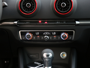 2020Limousine 40 TFSIL VI {{