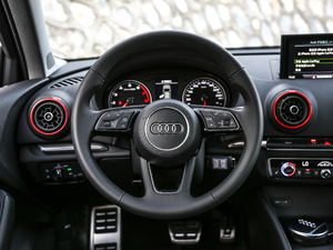 2020Limousine 40 TFSIL VI P