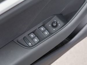 2020Ŀ Limousine 35 TFSI Mȡ VI {܇ƅ^	