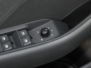 2020Limousine 35 TFSI Mȡ V п؅^