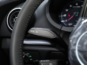 2020Limousine 35 TFSI Mȡ V п؅^