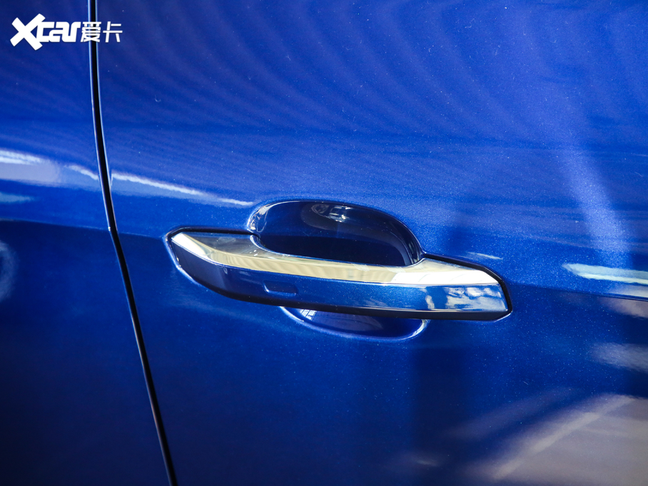 2020WA4L 40 TFSI quattro A