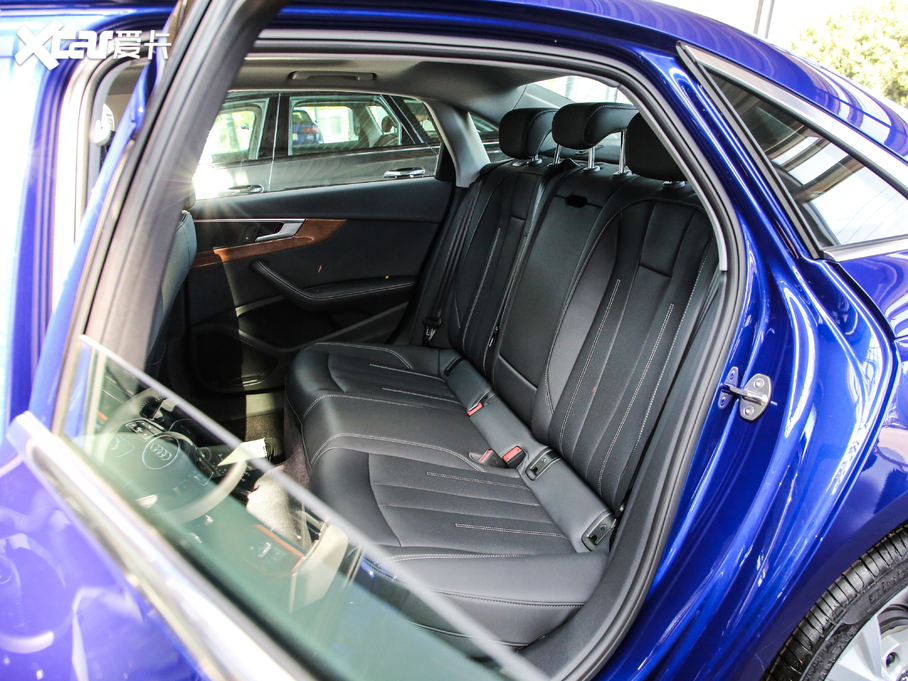 2020WA4L 40 TFSI quattro A