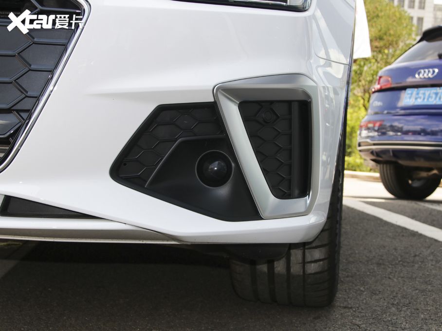 2020WA4L 40 TFSI quattro AӸ