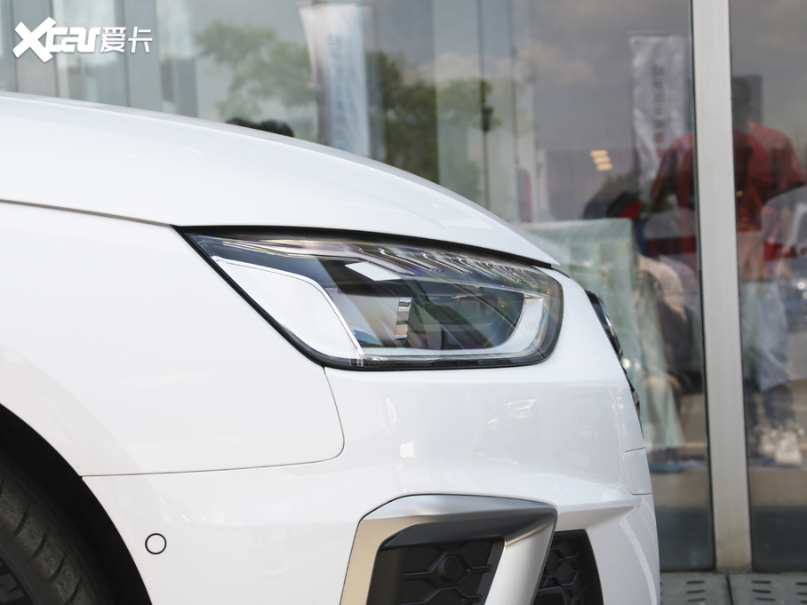 2020WA4L 40 TFSI quattro AӸ