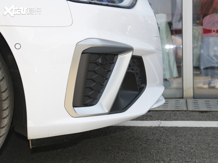 2020WA4L 40 TFSI quattro AӸ