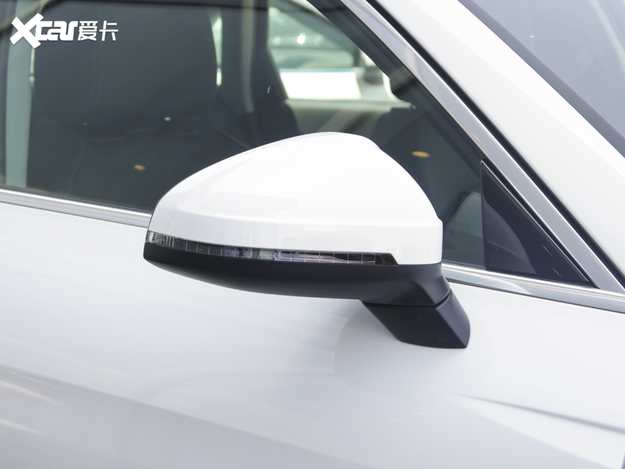 2020WA4L 40 TFSI quattro AӸ