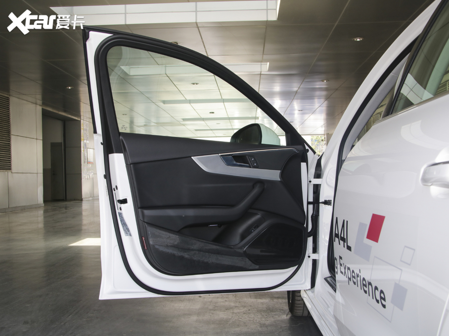 2020?yun)WA4L 40 TFSI quattro A(dng)