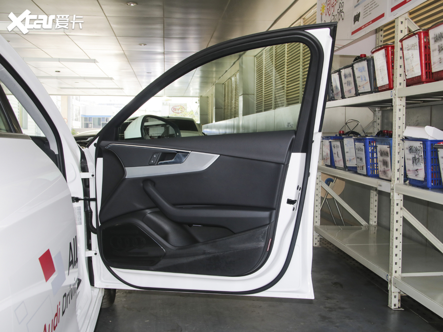 2020WA4L 40 TFSI quattro AӸ