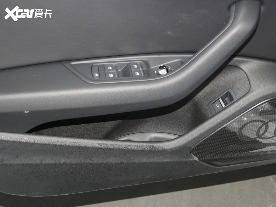 2020WA4L 40 TFSI quattro AӸ