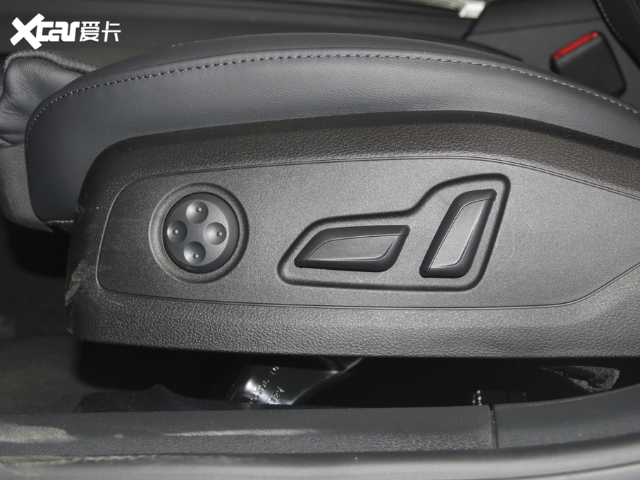 2020WA4L 40 TFSI quattro AӸ