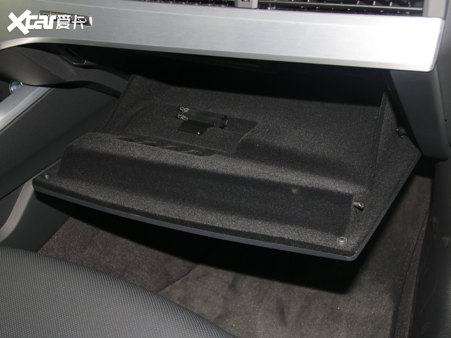 2020WA4L 40 TFSI quattro AӸ