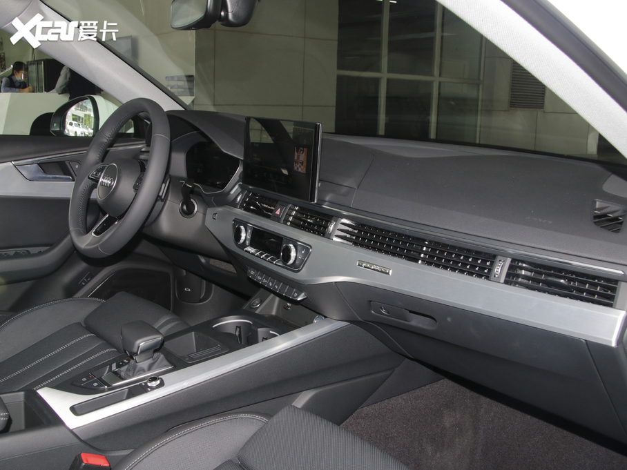 2020WA4L 40 TFSI quattro AӸ