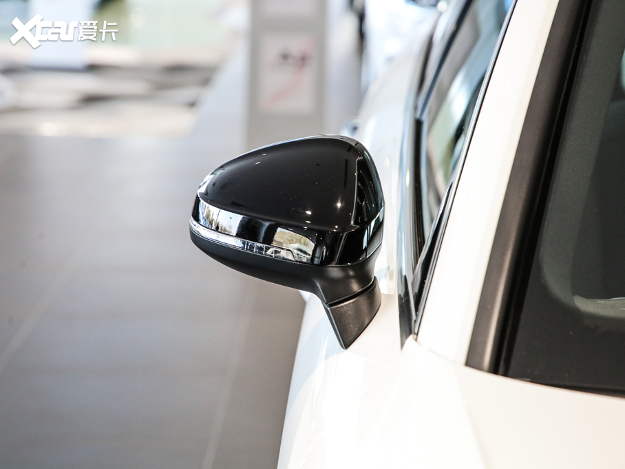 2020WA4L 40 TFSI quattro A