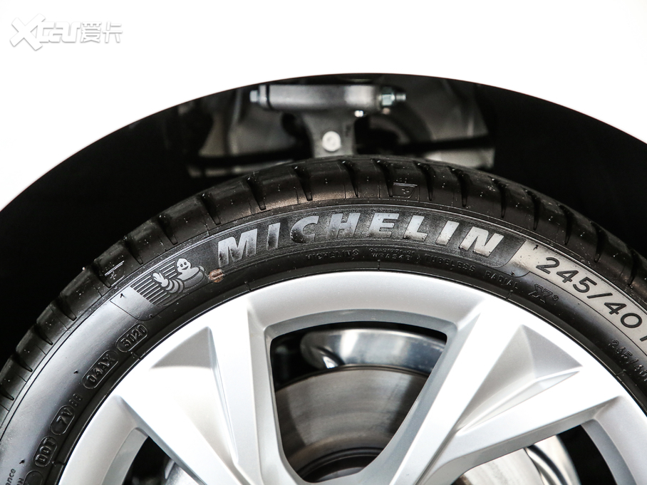 2020WA4L 40 TFSI quattro A