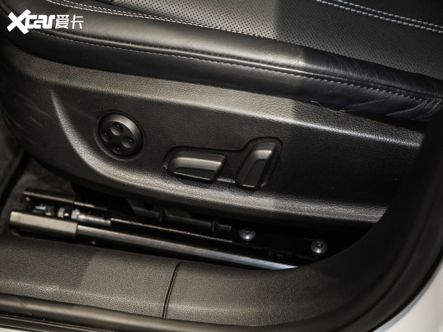 2020WA4L 40 TFSI quattro A