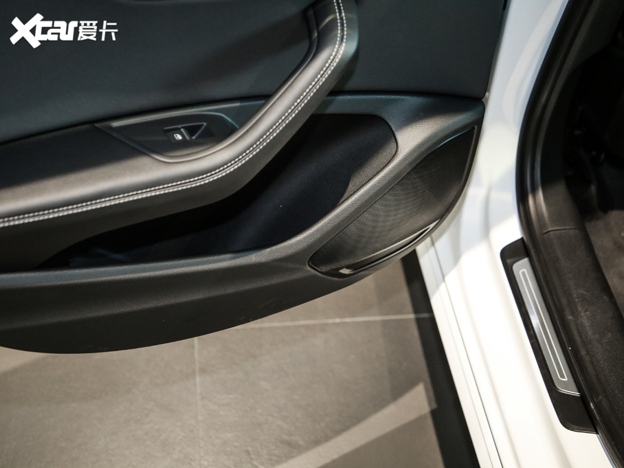 2020WA4L 40 TFSI quattro A