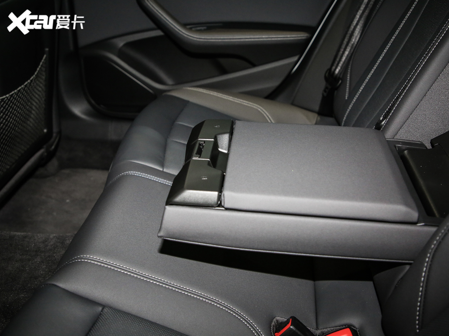 2020WA4L 40 TFSI quattro A