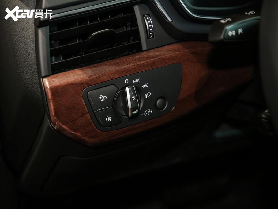 2020?yun)WA4L 40 TFSI quattro A