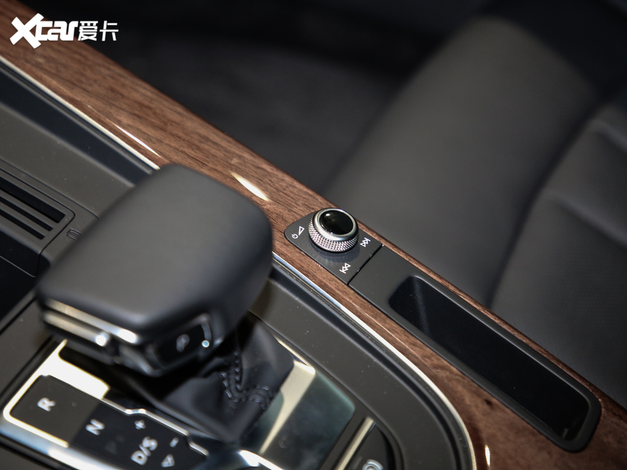 2020WA4L 40 TFSI quattro A