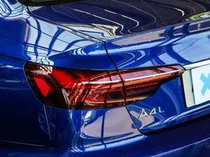 202040 TFSI quattro A (x)(ji)^