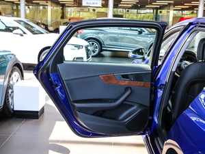 202040 TFSI quattro A ܇T