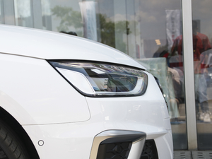 202040 TFSI quattro AӸ (x)(ji)^