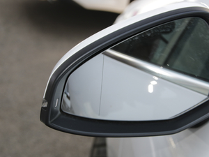 202040 TFSI quattro A(dng) (x)(ji)^