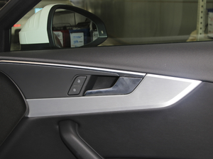 202040 TFSI quattro AӸ g