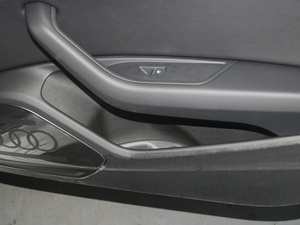 202040 TFSI quattro AӸ g