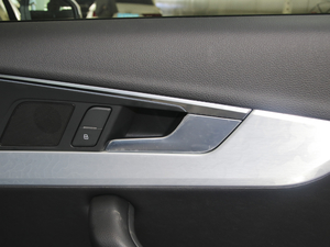 202040 TFSI quattro AӸ g