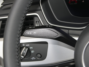 202040 TFSI quattro AӸ п؅^