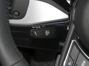 202040 TFSI quattro AӸ п؅^