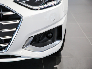 202040 TFSI quattro A ^