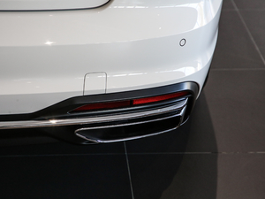 202040 TFSI quattro A ^