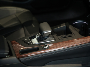 202040 TFSI quattro A п؅^(q)