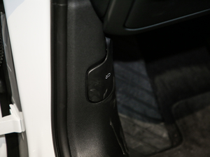 202040 TFSI quattro A п؅^(q)