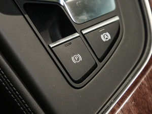 202040 TFSI quattro A v܇Ƅ