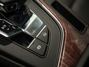 202040 TFSI quattro A п؅^(q)