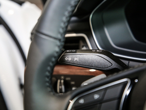 202040 TFSI quattro A п؅^(q)